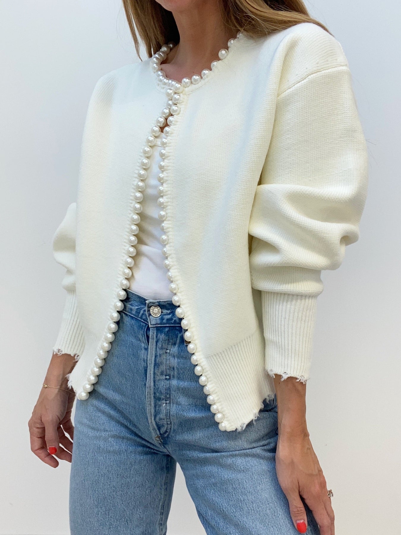 Vivien – Sweater cu decoratiuni din perle si marginile franjurate