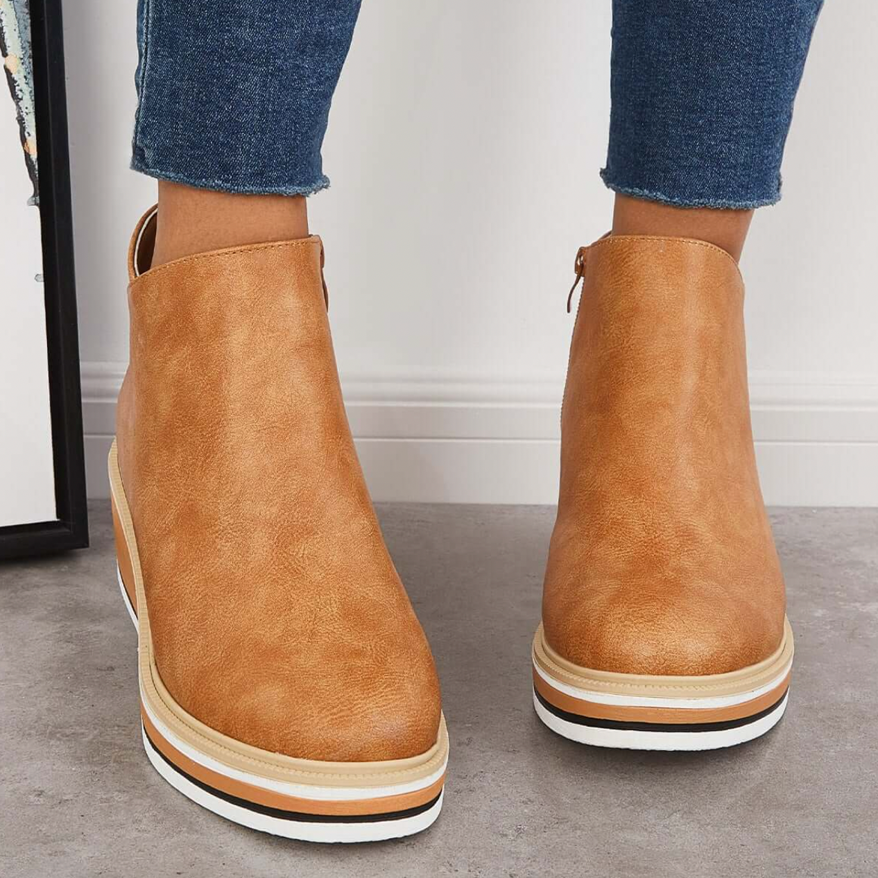 Mari Stella – Booti stilfuli din piele cu ornamente