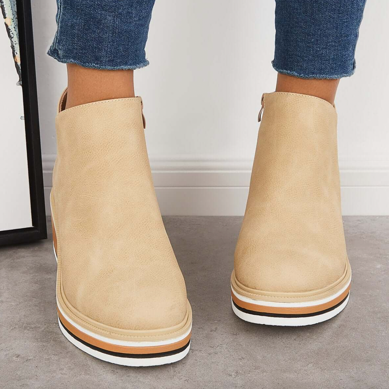 Mari Stella – Booti stilfuli din piele cu ornamente