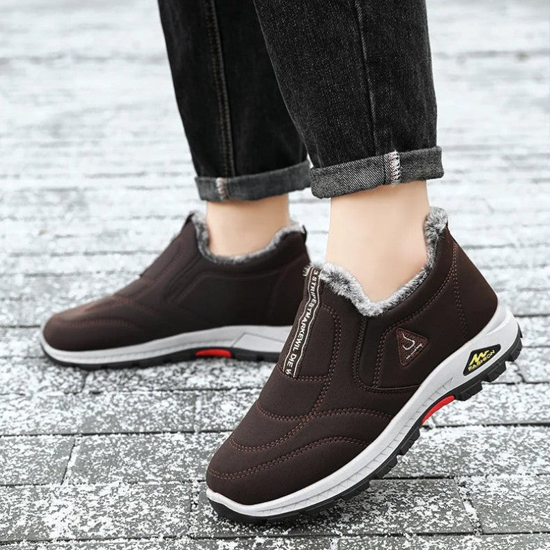 GripTrail – Sneaker pentru dame cu talpă din fleece antiderapantă